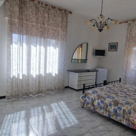 Bed and Breakfast Casa Gato Gordo Assemini Esterno foto