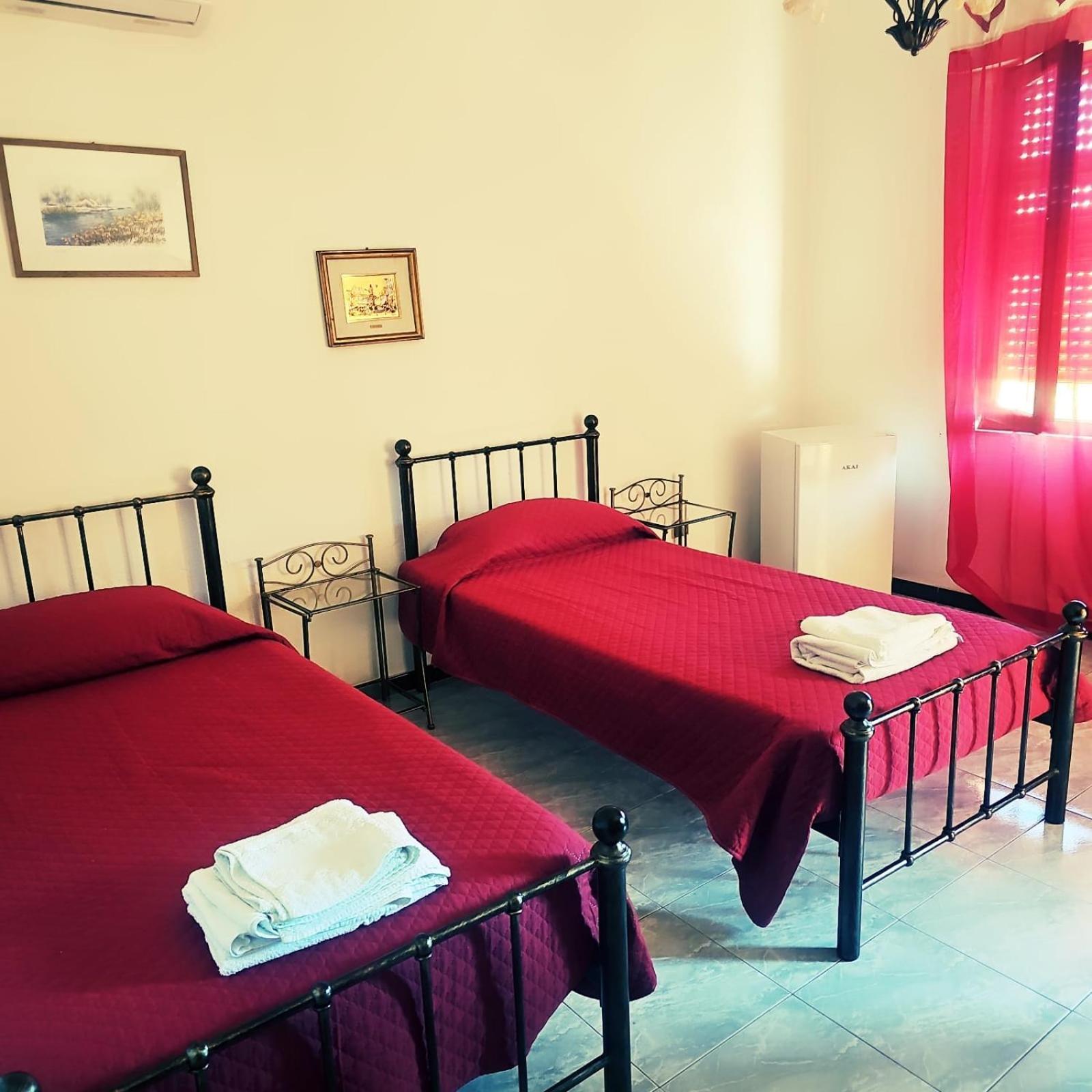 Bed and Breakfast Casa Gato Gordo Assemini Esterno foto